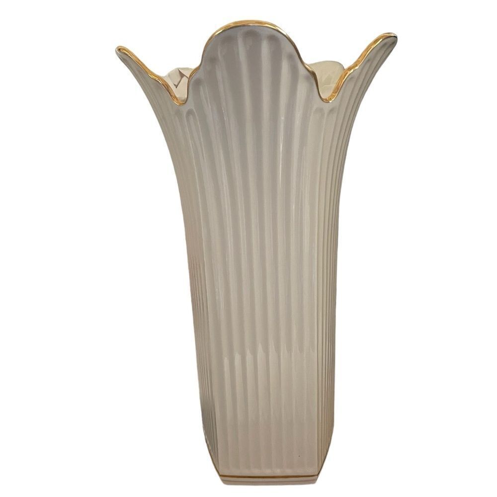 LENOX MERIDIAN CHINA FLUTED VASE‎